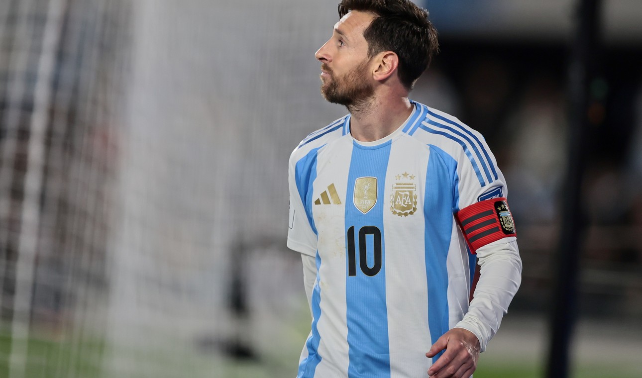 Tại sao việc Messi gia hạn hợp đồng với Inter Miami là tin tuyệt vời cho tuyển Argentina?