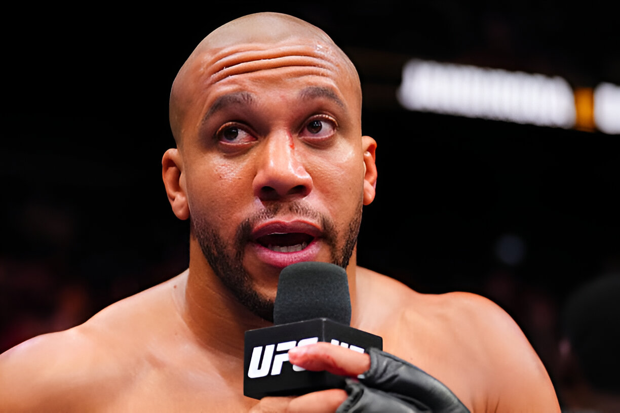 Ciryl Gane nói gì sau sự cố chọc mắt Tom Aspinall ở UFC 321? Ciryl Gane nói gì sau sự cố chọc mắt Tom Aspinall ở UFC 321?