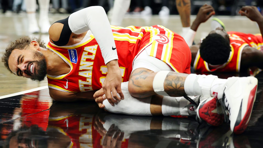 Ng&ocirc;i sao Trae Young chấn thương d&acirc;y chằng đầu gối, Atlanta Hawks lo lắng tột độ