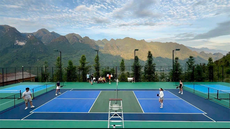 Pickleball giữa m&acirc;y trời - trải nghiệm du lịch mới cho người m&ecirc; vận động