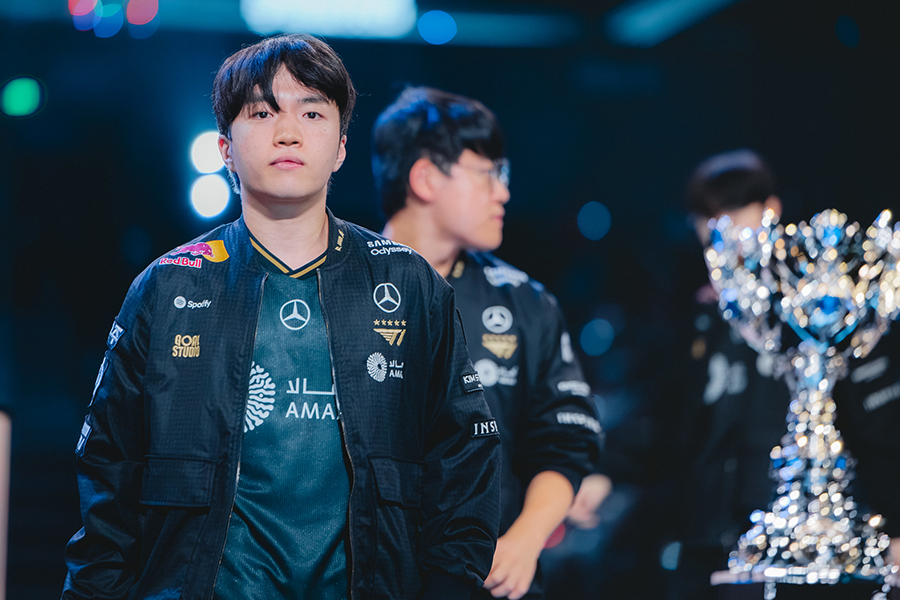 Cộng đồng LMHT sôi sục trước chung kết CKTG 2025: “Faker vs Bdd chỉ là bề nổi Cộng đồng LMHT sôi sục trước chung kết CKTG 2025: “Faker vs Bdd chỉ là bề nổi