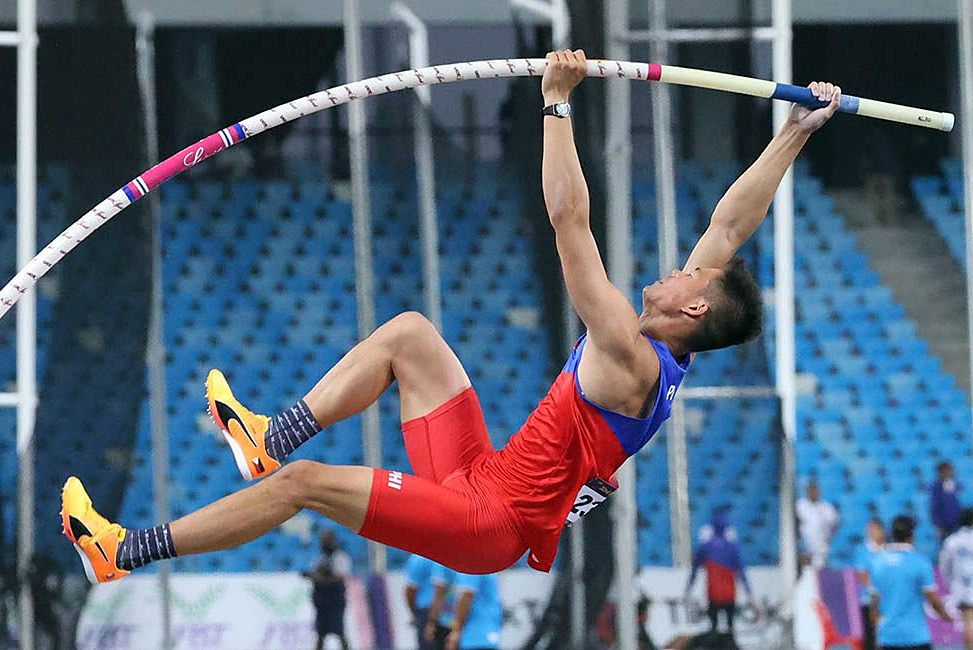 Ng&ocirc;i sao EJ Obiena dẫn đầu đội tuyển điền kinh Philippines ở SEA Games 33