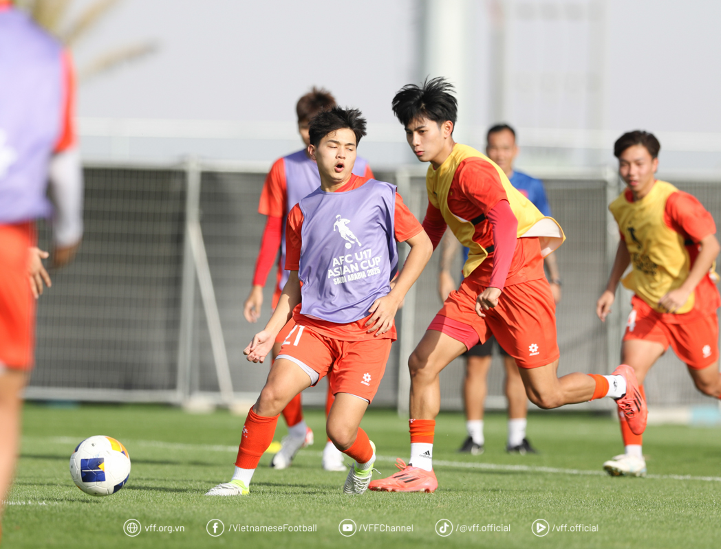 Việt Nam cạnh tranh suất dự World Cup với Malaysia