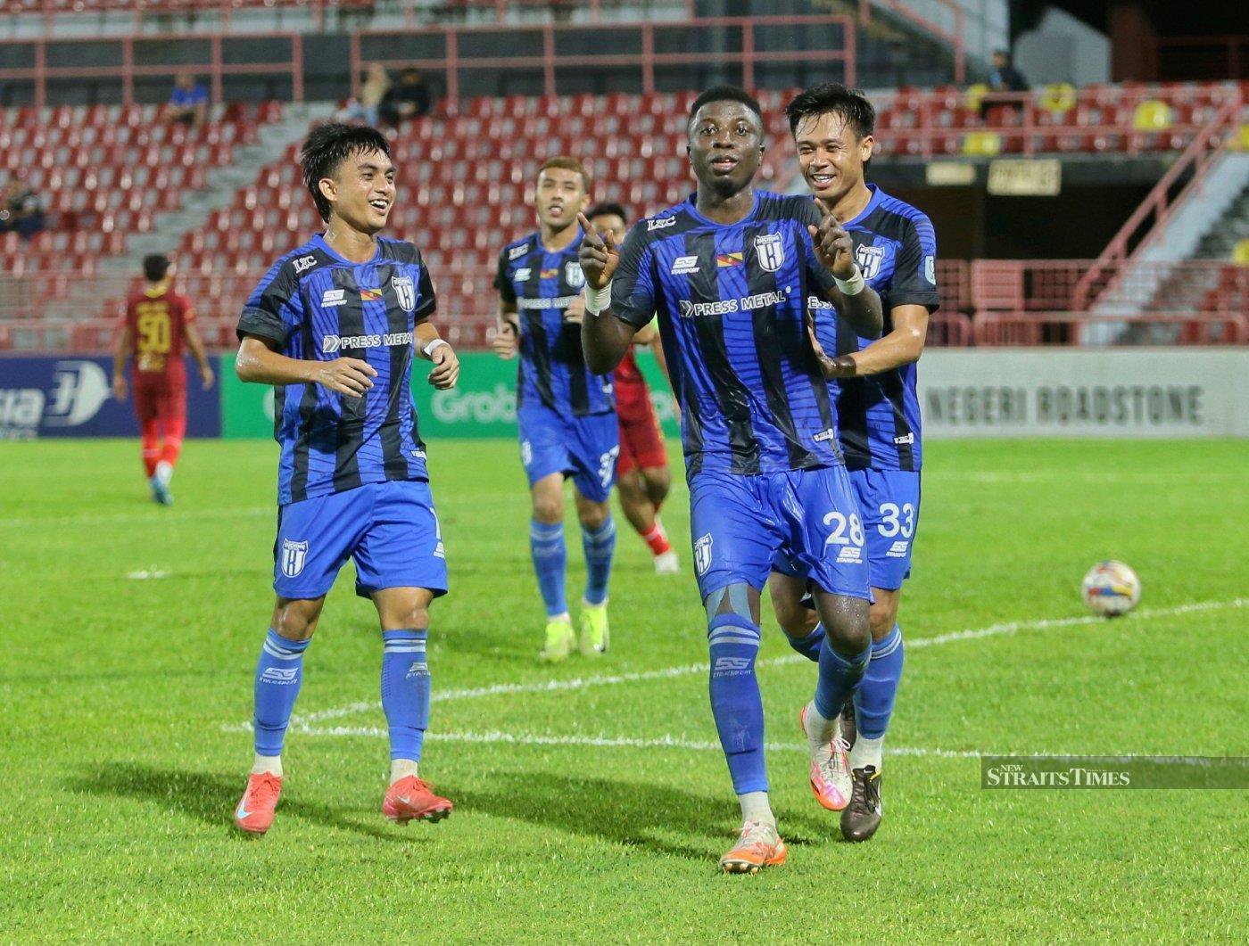 Malaysia thận trọng giấy tờ trước khi ra mắt cầu thủ nhập tịch gốc Ghana