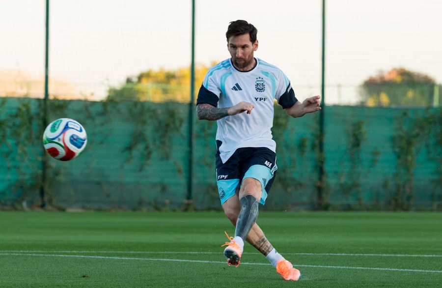 Đội hình dự kiến ​​Argentina đối đầu với Angola: Từ vị trí của Messi đến thủ môn bắt chính