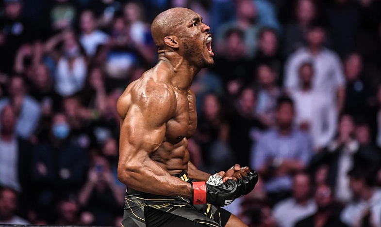 Kamaru Usman muốn thách đấu người thắng trận Della Maddalena vs. Makhachev ở UFC 322