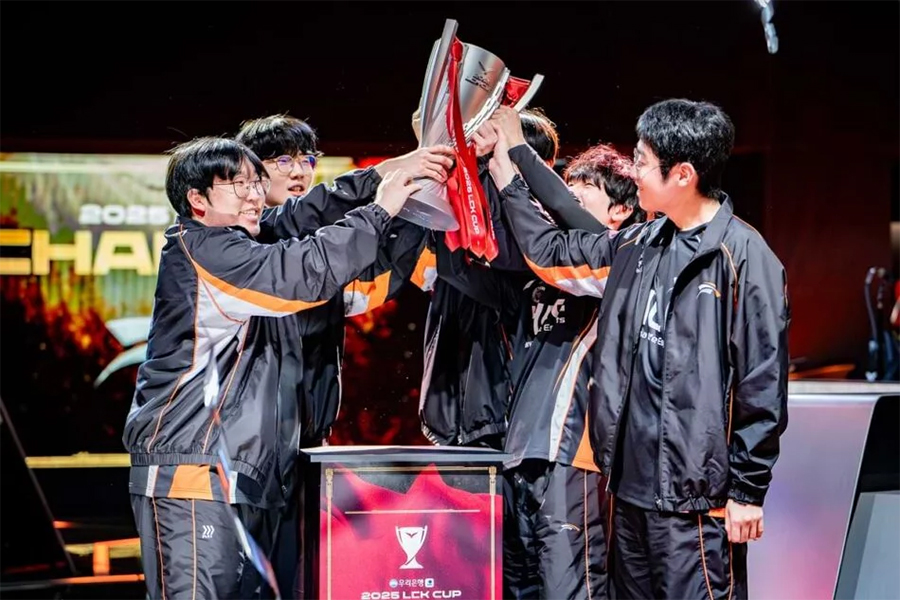 Tin chuyển nhượng LMHT 14/11: HLE hoàn thiện Dream Team với Canyon?