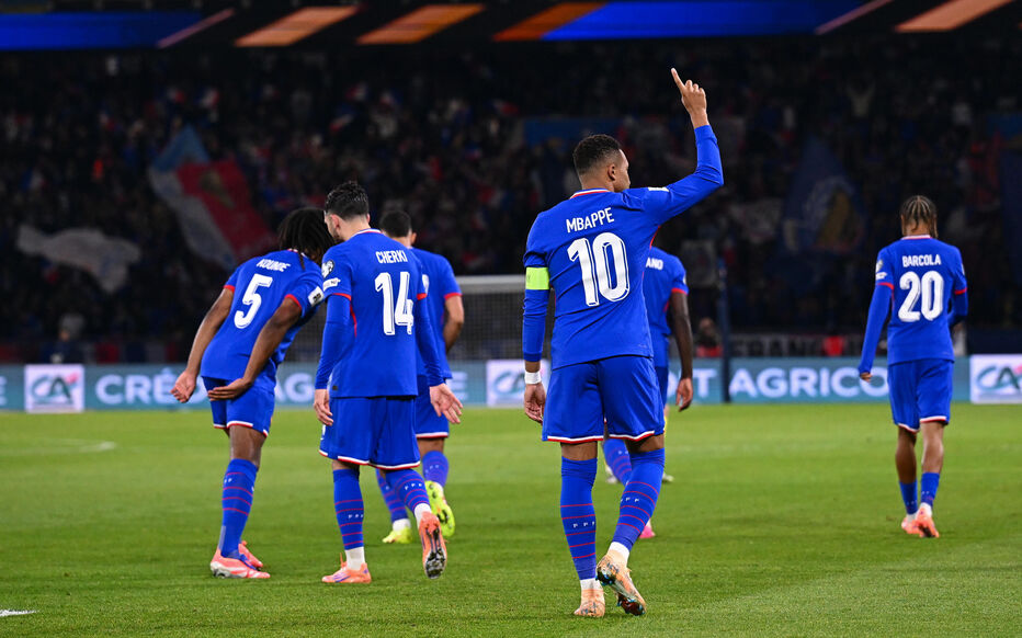 Mbappe đạt 400 b&agrave;n thắng nhanh hơn Messi v&agrave; Cristiano Ronaldo