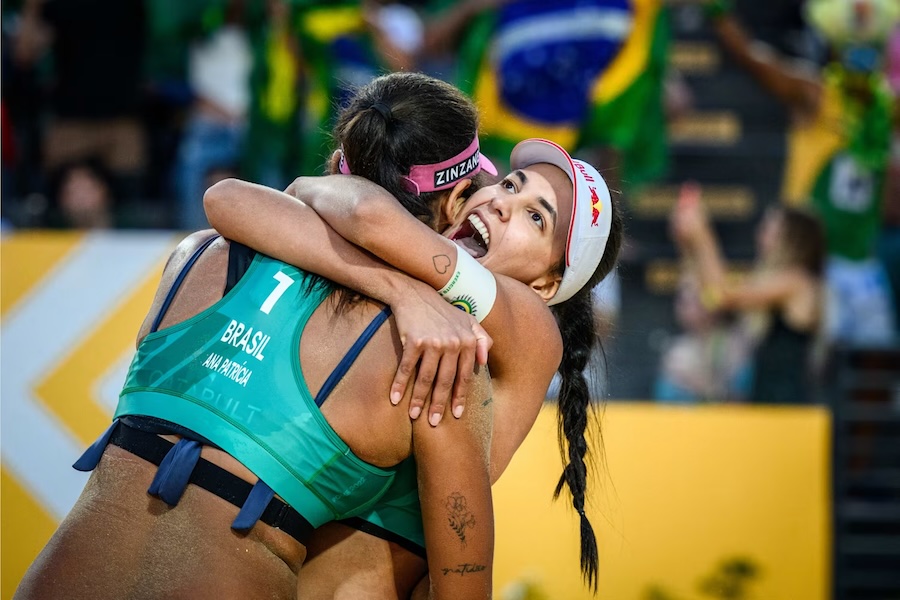 Brazil và CH Séc cạnh tranh tấm vé nhất bảng F giải bóng chuyền bãi biển VĐTG