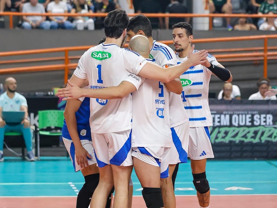 Sada Cruzeiro đã giành lại ngôi đầu tại Superliga Nam Mỹ