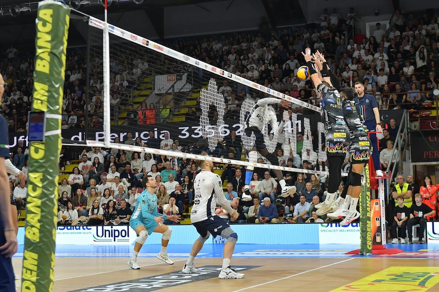 Verona lần đầu đánh bại Perugia ở SuperLega bằng chiến thắng nghẹt thở
