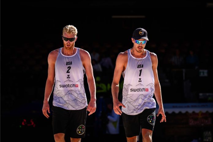Evans & Budinger dẫn đầu bảng I, Hà Lan giành vé vòng “thua cuộc may mắn” tại giải VĐTG