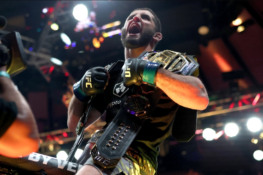 Islam Makhachev đang chờ thách thức nào tiếp theo ở hạng bán trung UFC