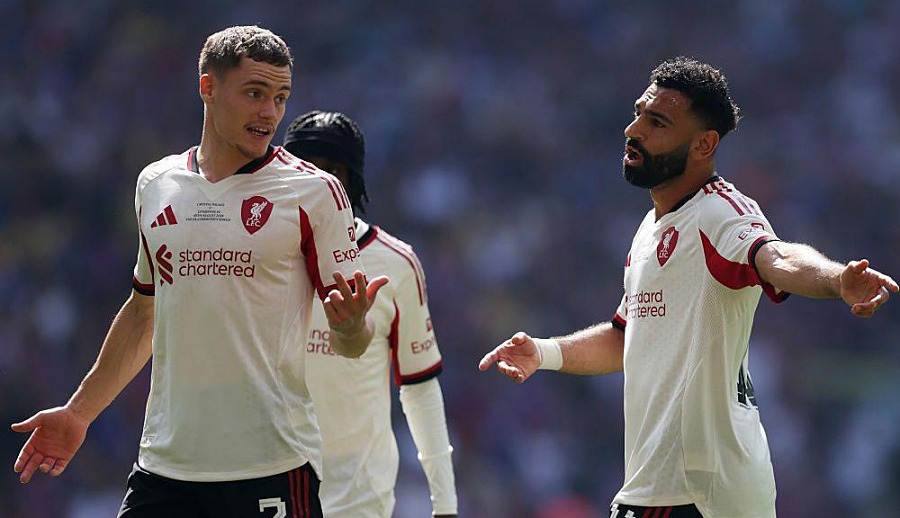 "King" Salah bị tố cáo "chèn ép" hợp đồng bom tấn Florian Wirtz