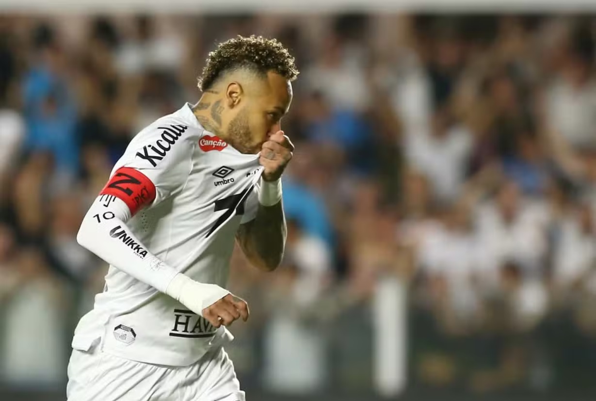 Neymar, từ người hùng ghi bàn thành tội đồ gây ra phạt đền