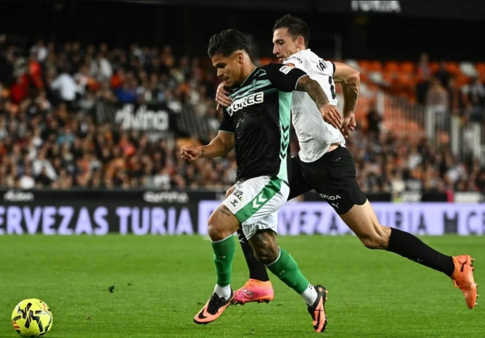 Dự đoán Valencia vs Levante, 3h00 ngày 22/11, La Liga 2025/26