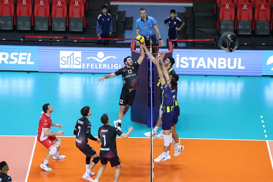 Fenerbahçe ngã ngựa kịch tính trước İstanbul Gençlik sau 5 set