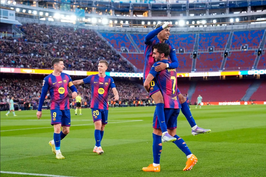 Cuộc trở về nhà đầy vinh quang của Barcelona với chiến thắng 4 sao
