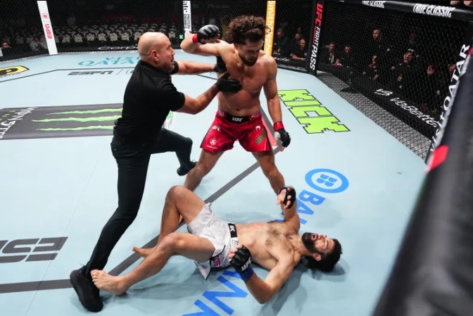 UFC Qatar: Ismail Naurdiev trở lại với pha "KO một chạm" chỉ sau 86 giây
