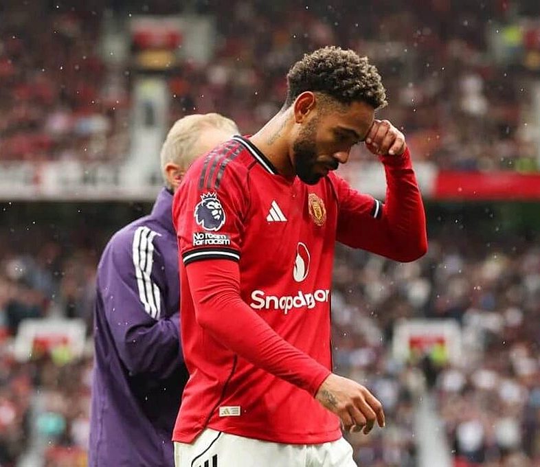 Man United vã mồ hôi lo lắng vì Cunha sau khi Sesko "nhập viện"