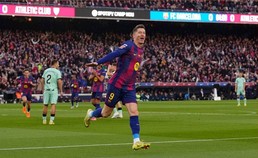 Lewandowski đã vượt qua Shearer và Ibrahimovic, đang theo đuổi Messi và Ronaldo