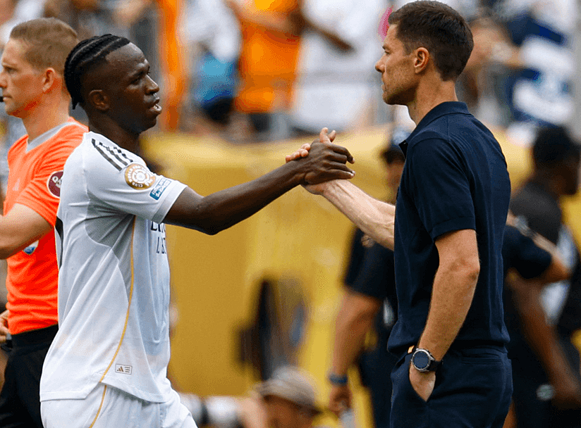 Vinicius Jr hành động sốc về việc gia hạn hợp đồng với Real