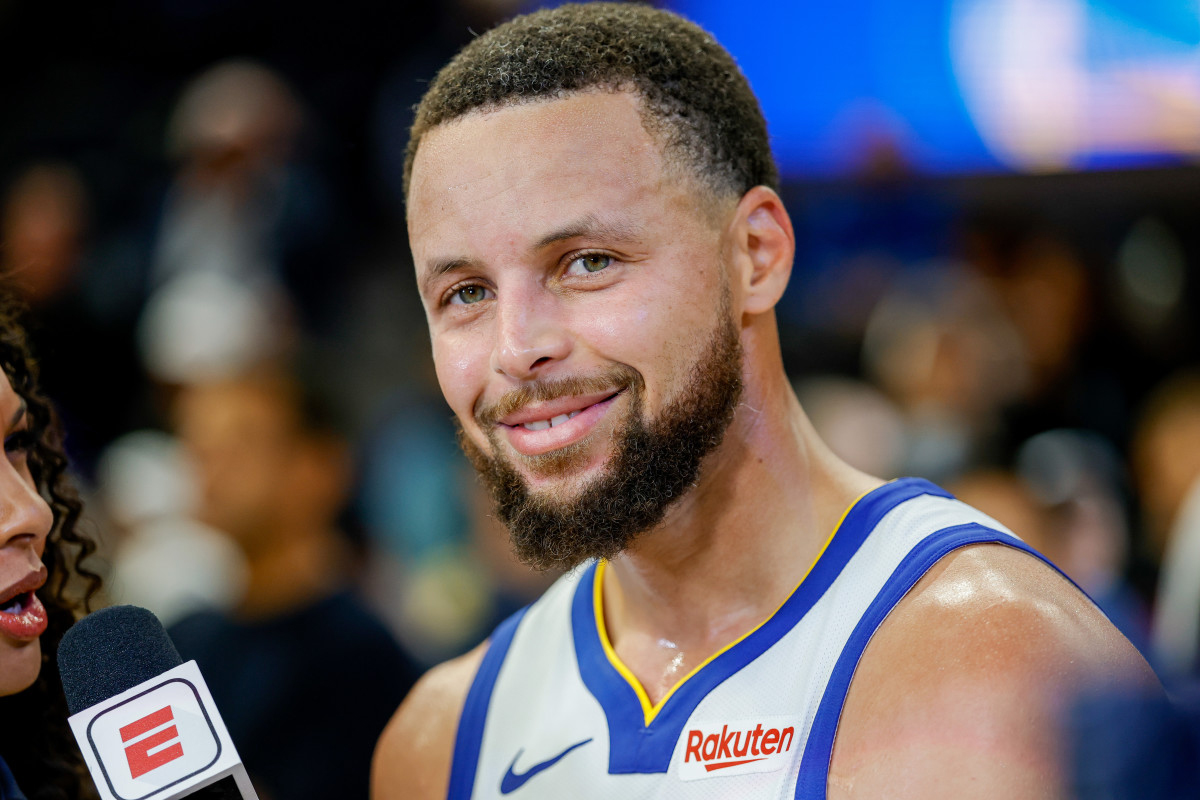 Stephen Curry chia tay Under Armour vì thất bại trong vụ chiêu mộ Caitlin Clark?