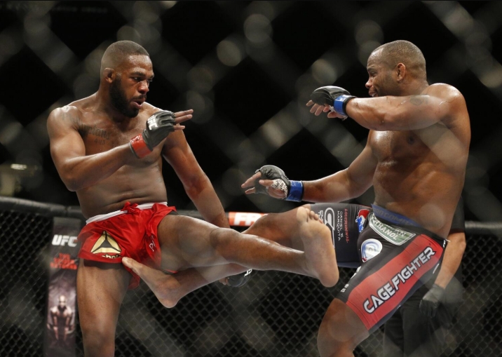 Jon Jones muốn đánh trận 3 với Daniel Cormier với mục đích từ thiện