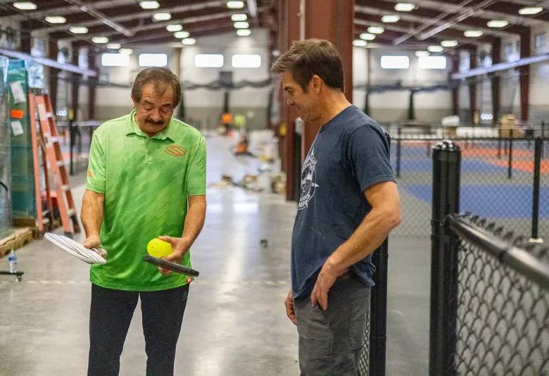 Kỳ tích tuổi 63: Hành trình giành vàng Pickleball World Championship của Sam Dia Kỳ tích tuổi 63: Hành trình giành vàng Pickleball World Championship của Sam Dia