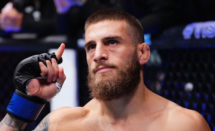 Aleksandre Topuria: “Tôi muốn tiếp tục sống cuộc đời này” sau chiến thắng tại UFC Qatar