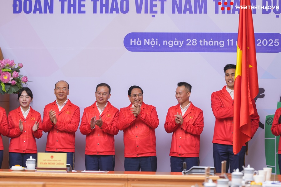 Thủ tướng Phạm Minh Chính khoác lên mình bộ trang phục Đoàn Thể thao Việt Nam