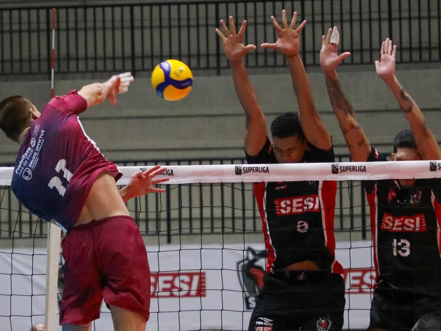 Sesi Bauru bừng tỉnh — lội ngược dòng để giữ vị trí top 8