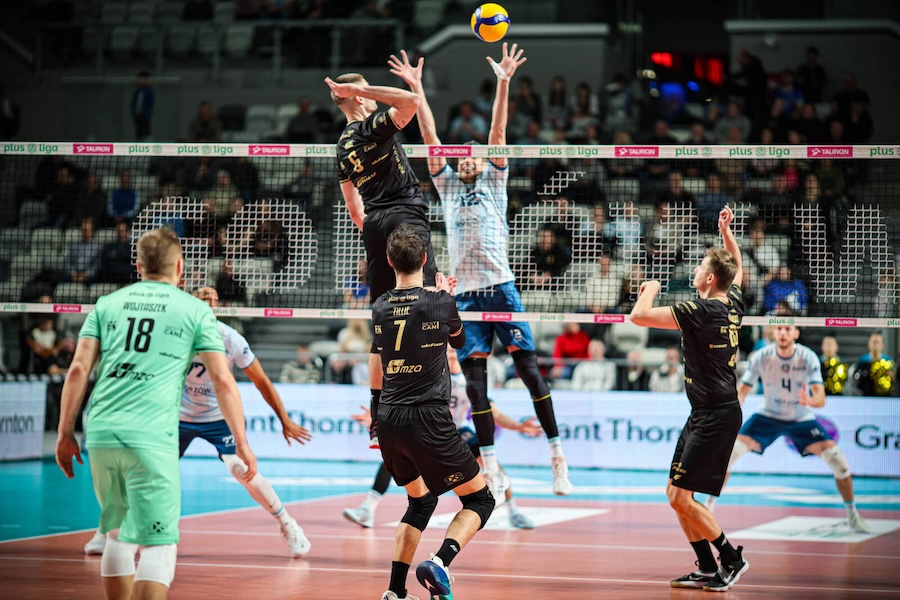 Gdańsk và Olsztyn thắng nghẹt thở 5 set, Warszawa quét Gorzów đầy thuyết phục