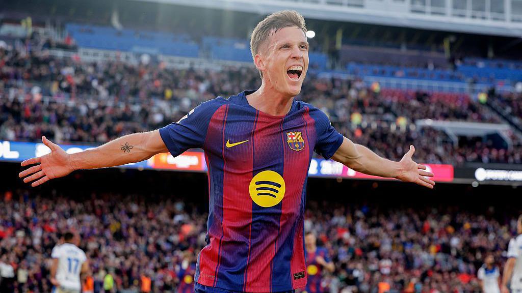 Barcelona chuyển lời "tháng 11 tồi tệ" cho Real Madrid