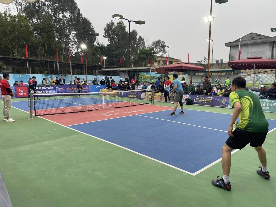 Cơ hội v&agrave; th&aacute;ch thức của m&ocirc; h&igrave;nh pickleball tự động ngo&agrave;i trời