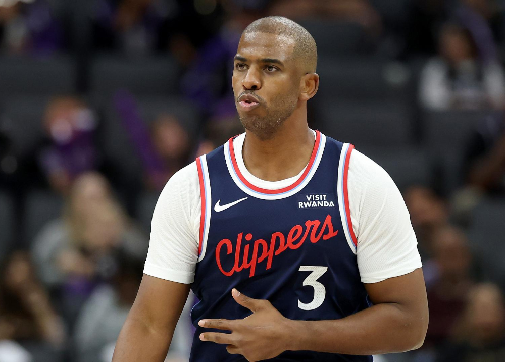 Quyết định gây tranh cãi: LA Clippers bị chỉ trích vì đối xử "thiếu tôn trọng" với huyền thoại Chris Paul
