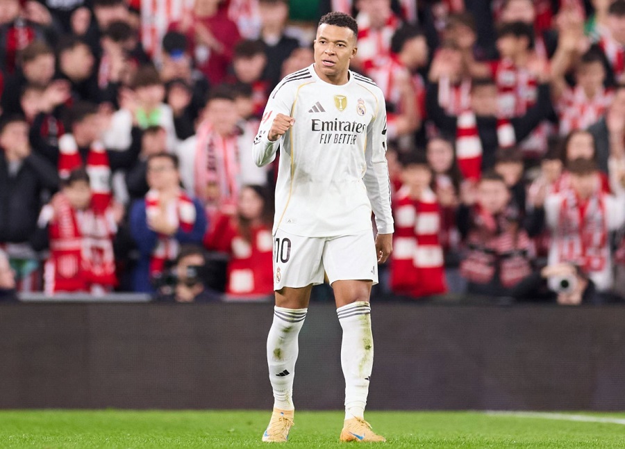 Siêu phẩm giúp Mbappe vượt qua Haaland trong cuộc đua Chiếc giày vàng
