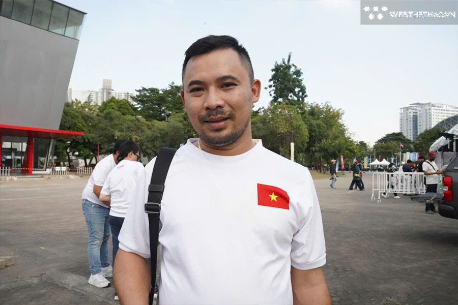 Cổ động viên đặc biệt với 20 năm đồng hành cùng đội tuyển Việt Nam trên đất Thái Lan