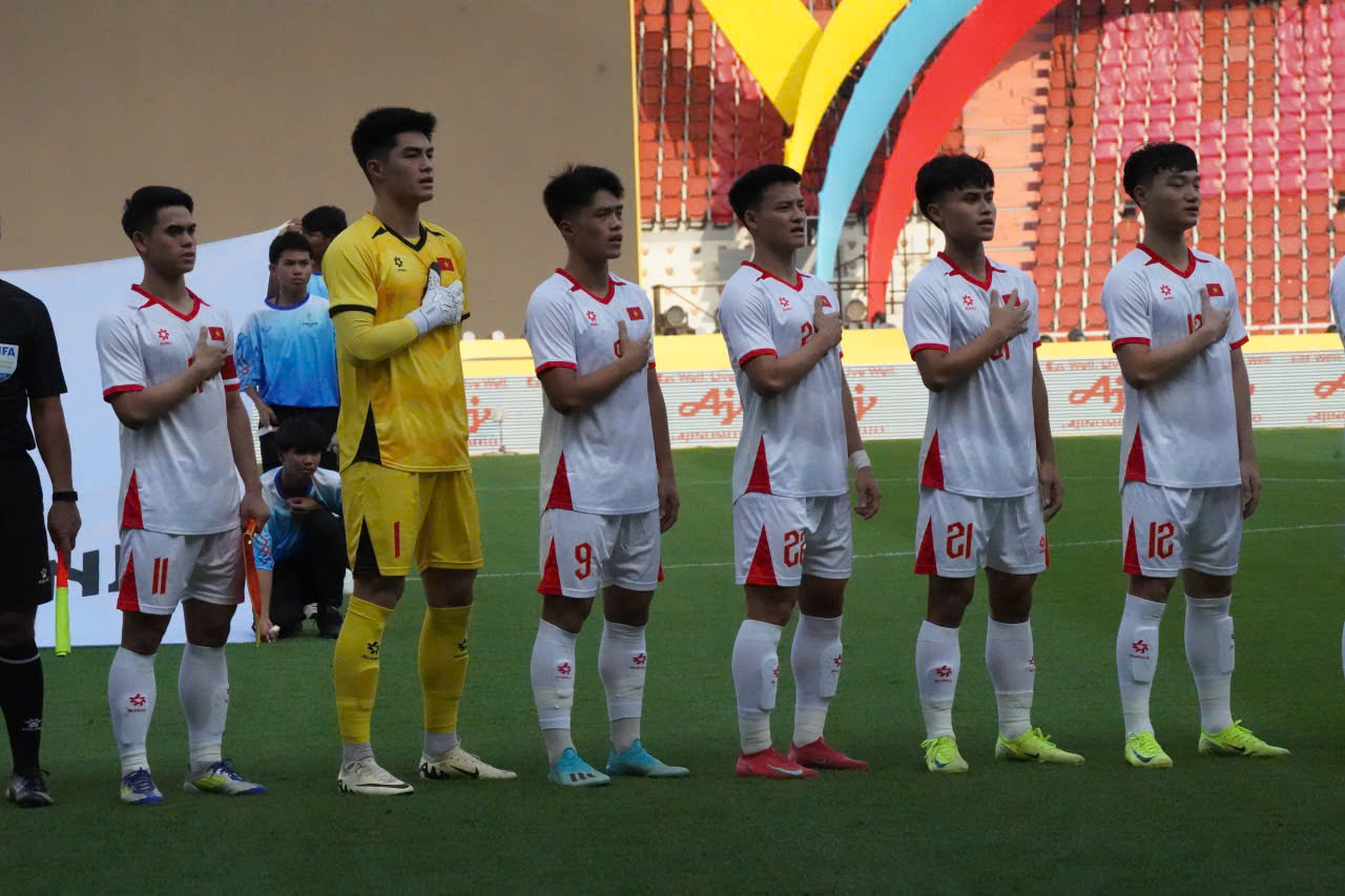SEA Games 2025: Sự cố khi cử hành quốc ca kiến tuyển Việt Nam và Lào phải hát chay SEA Games 2025: Sự cố khi cử hành quốc ca kiến tuyển Việt Nam và Lào phải hát chay