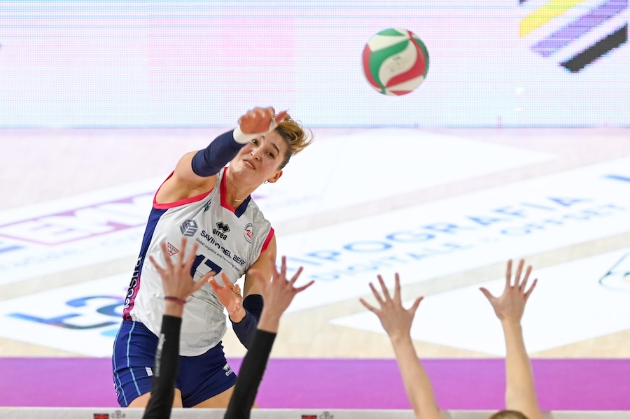 Bom tấn Antropova được liên hệ gia nhập Eczacıbaşı mùa 2026–27