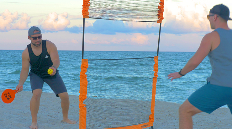 Riftbal - Phiên bản "pickleball trên bãi biển" gây sốt ở các khu du lịch