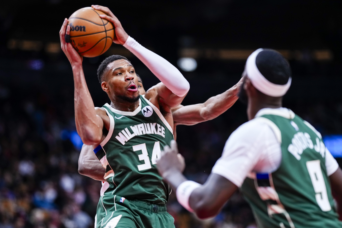 Chuyển nhượng NBA: Giannis Antetokounmpo đòi chia tay Bucks để đến New York từ trước mùa giải? Chuyển nhượng NBA: Giannis Antetokounmpo đòi chia tay Bucks để đến New York từ trước mùa giải?
