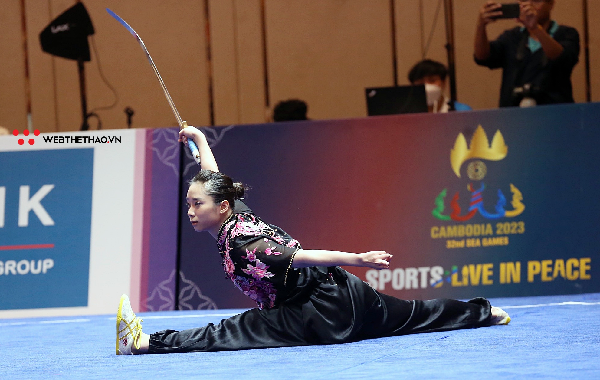 Profile VĐV Dương Thúy Vi môn Wushu