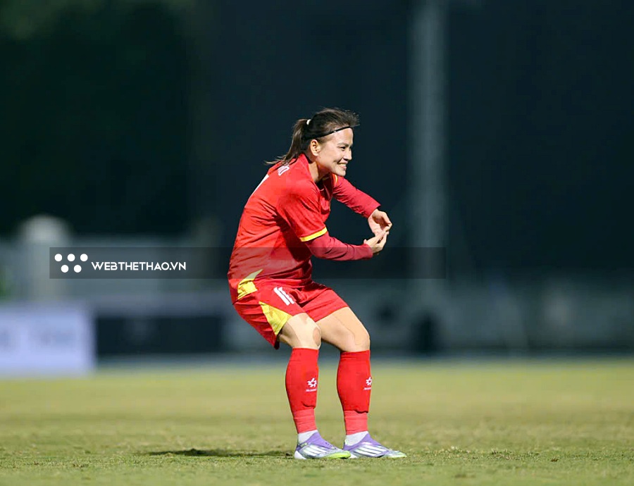 Thái Thị Thảo bật mí "vũ điệu ru con" ăn mừng hat-trick trước ĐT nữ Malaysia
