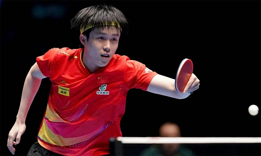 Nhà vô địch Wang Chuqin ngược dòng ngoạn mục ở trận mở màn đơn nam WTT Finals Hong Kong 2025