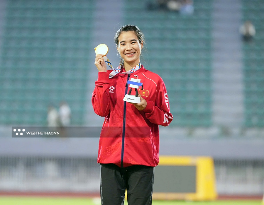 "Cô sinh viên IT" Bùi Thị Ngân đua với... chấn thương khi giành HCV điền kinh SEA Games 33