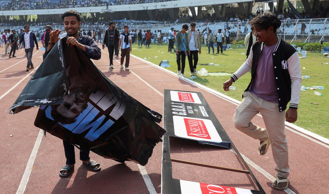 Người tổ chức chuyến thăm Kolkata của Messi, De Paul v&agrave; Suarez bị bắt giữ sau vụ hỗn loạn