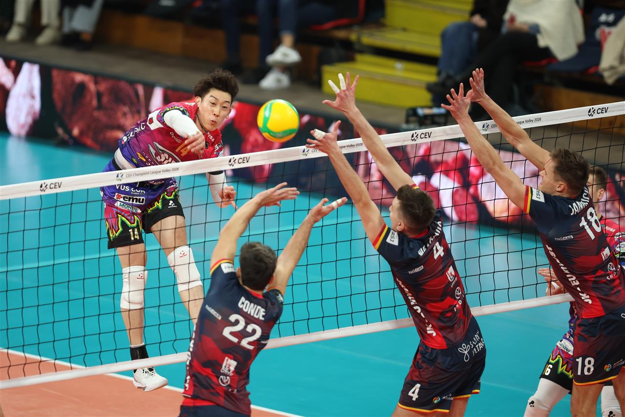 Perugia và Warszawa khởi đầu Champions League bằng những chiến thắng thuyết phục