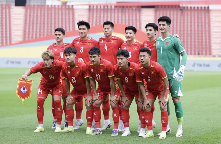 Đội h&igrave;nh ra s&acirc;n U22 Việt Nam vs U22 Philippines ng&agrave;y 15/12