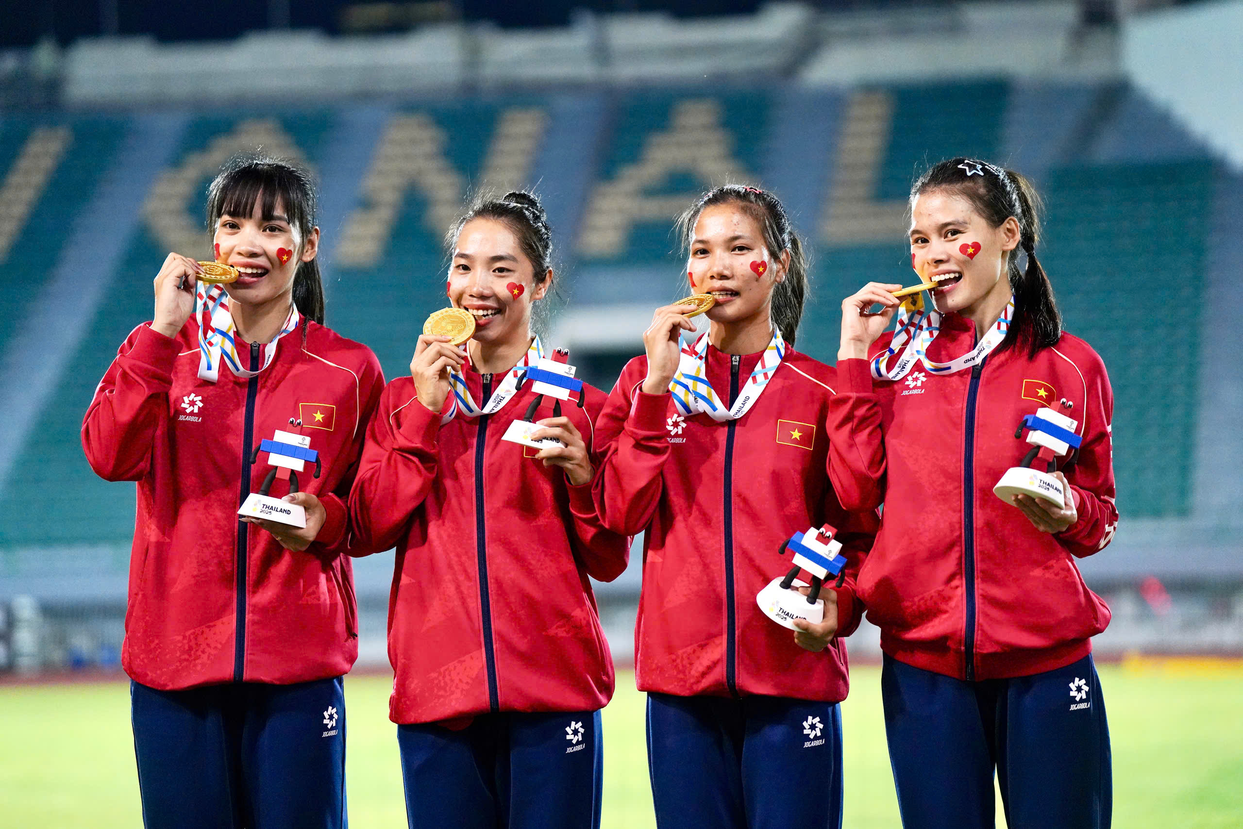Những “cô gái vàng” 4x400m tiếp sức nữ suýt phá kỷ lục SEA Games Những “cô gái vàng” 4x400m tiếp sức nữ suýt phá kỷ lục SEA Games
